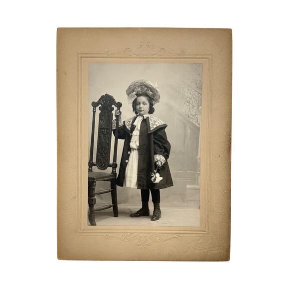 Photo Young Girl Elaborate Fashion Outfit Hat Chicago Antique Cabinet Card - Picture 1 of 4